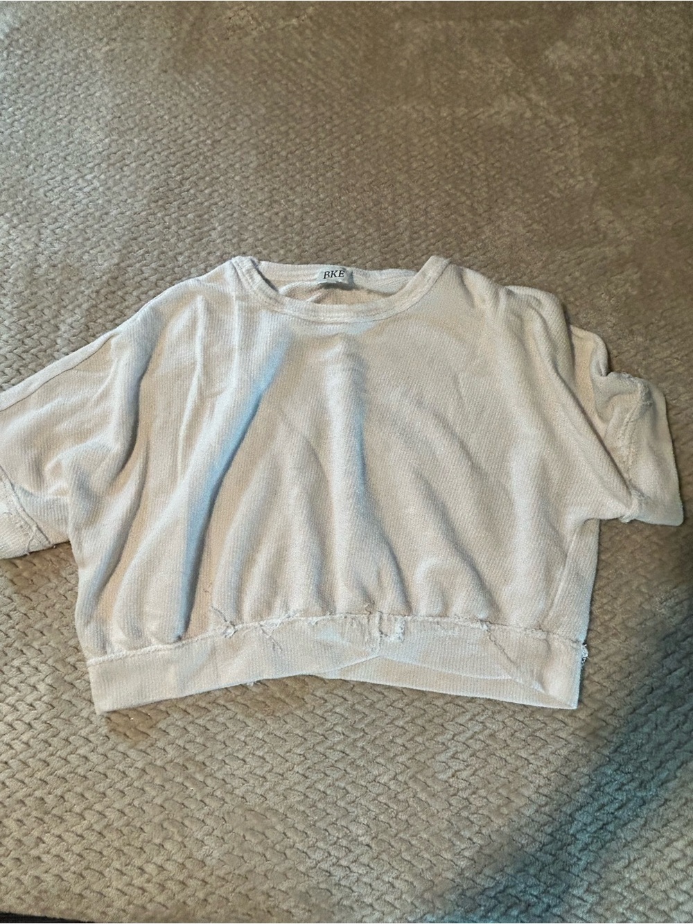 BKE Cream Short-Sleeve Cropped Sweatshirt